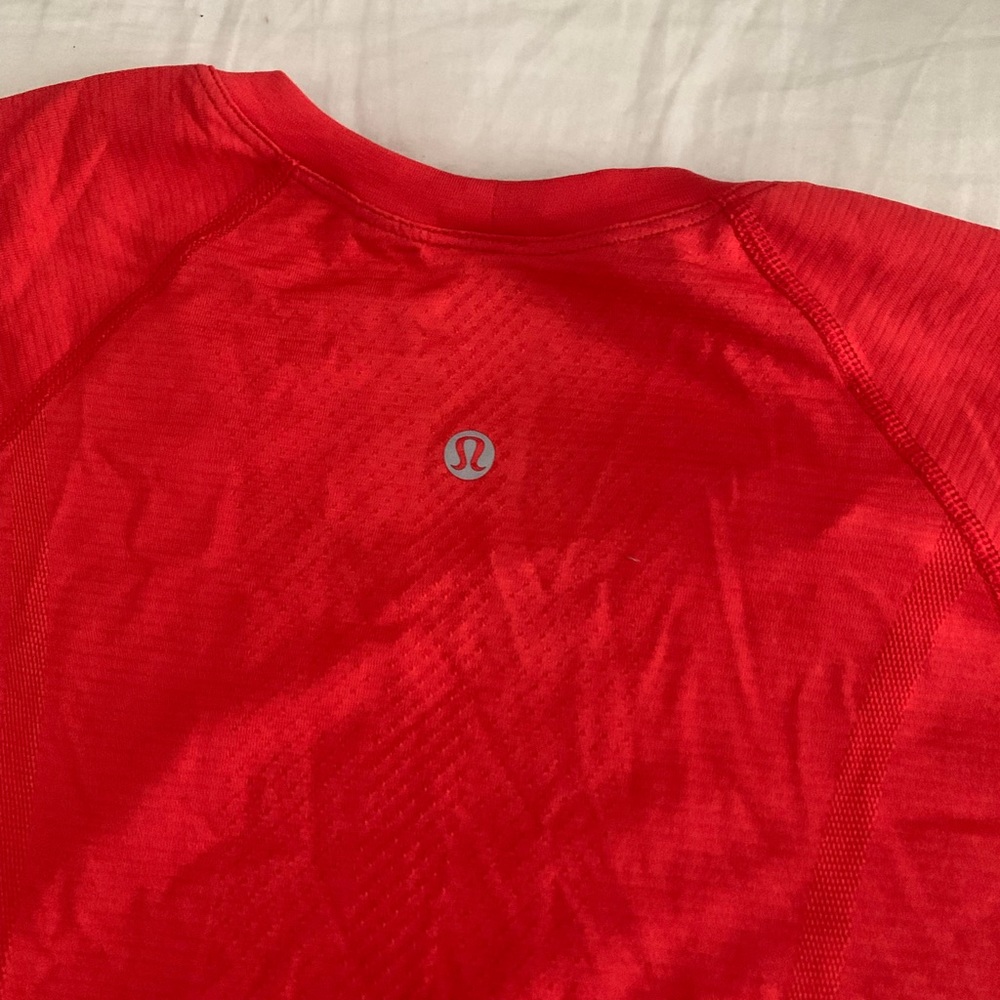 Lululemon Carnation Red Swiftly Tech Short Sleeve 2.0 *Normal Length Size 10